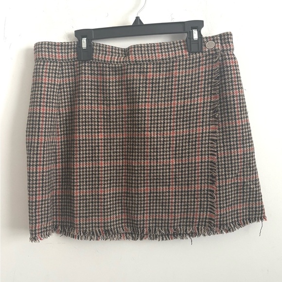 Urban Outfitters Houndstooth Fringe Plaid Wrap Skirt ASO Kirby Anders in Dynasty - Picture 3 of 7